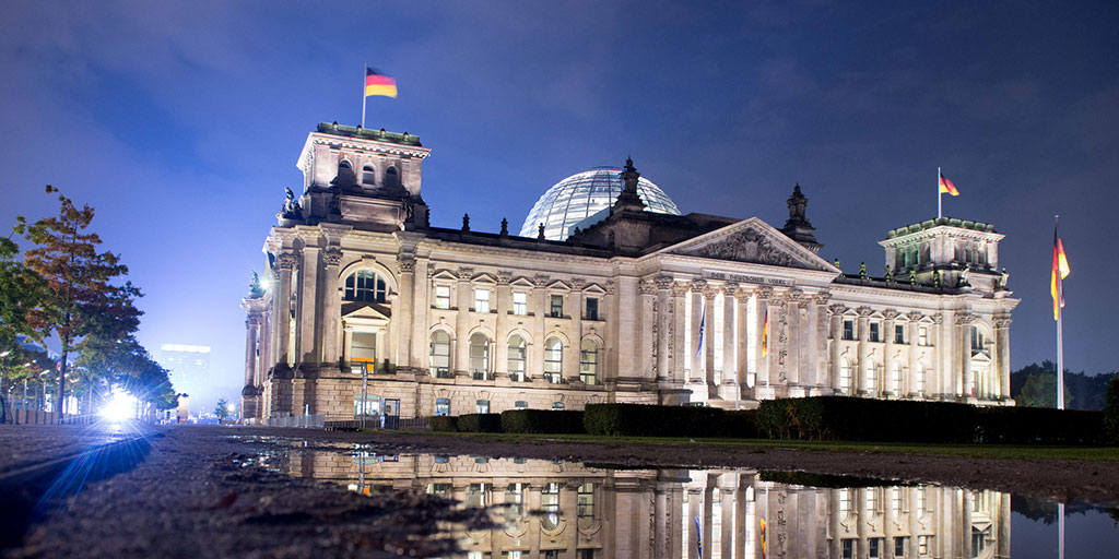 Wie kaum ein anderer Schauplatz spiegelt das Reichstagsgebäude die Geschichte Deutschlands vom Kaiserreich bis heute wider. Das Bauwerk ist für viele das Symbol deutscher Parlamentsgeschichte schlechthin. Bild: Sender / gabbert, klaus-dietmar 