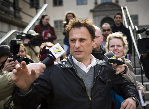 Der Enthüllungsjournalist Mikael Blomkvist (Michael Nyqvist) nach seiner Freilassung. Bild: Sender