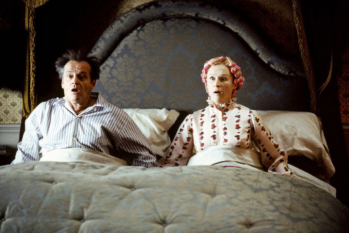 Ein ungebetener Besucher vom Mars reißt Präsident James Dale (Jack Nicholson) und First Lady Marsha Dale (Glenn Close) jäh aus dem Schlaf ... Bild: Sender /  Warner Bros. Entertainment Inc