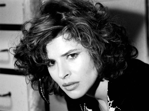 Sekretärin Barbara Becker (Fanny Ardant) ist aufgeweckt, mutig und in ihren griesgrämigen Chef Julien Vercel verliebt ... Bild: Sender