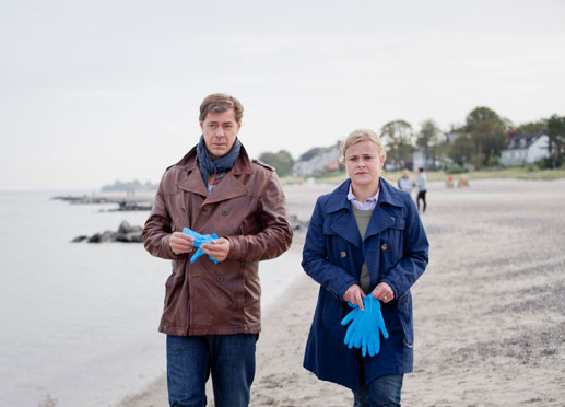 Neben Sven Martinek (l.) und Tessa Mittelstaedt stehen Ingo Naujoks, Marie Luise Schramm (r.), Veit Stübner, Petra Kelling und Ulrike Bliefert vor der Kamera. Bild: Sender