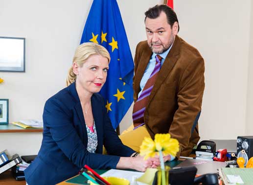 Sabine (Cordula Startmann) und ihr Widersacher Alexander ten Hensen (Markus John). Bild: Sender / Frank Dicks