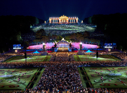 Das Sommernachtskonzert der Wiener Philharmoniker im Schlosspark Schönbrunn in Wien. Bild: Sender