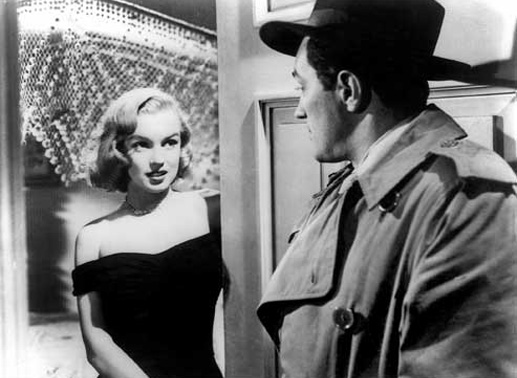 Angela Phinlay (Marilyn Monroe) hat jenem Mann, der sie ausgehalten hat, ein Alibi verschafft, ohne zu wissen, dass sie damit einen Verbrecher deckt. Als sich das Netz der polizeilichen Ermittlungen um den ehrenwerten Mr. Emmerich zusammenzieht, gibt sie ihn preis. Bild: Sender