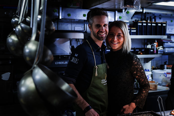 Österreichische Hotel-Legenden Traditionshäuser im Winter. Vitus & Eva-Maria Winkler. Bild: Sender / ServusTV / Valentin Weinhäupl