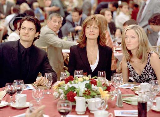 Drew (Orlando Bloom), Hollie (Susan Sarandon, mi.) und Heather (Judy Greer) kommen einander als Familie wieder näher. Bild: Sender