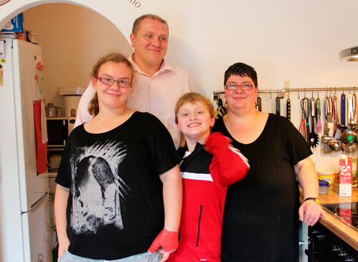 Familie Dähn will weg vom Fertig-Essen. Bild: Sender / Julian Prahl