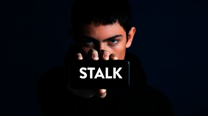 Stalk Lucas (Théo Fernandez). Bild: Sender / WDR / FTV_Raphaël Dautigny