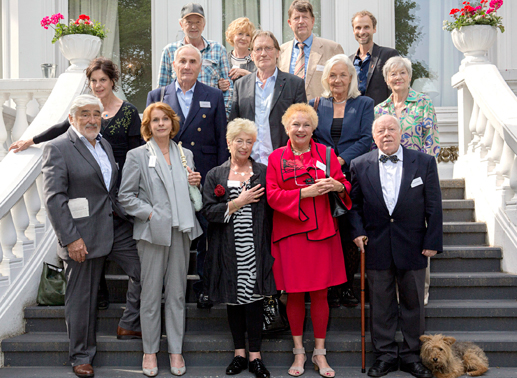 Volker Hartmann (Michael Gwisdek), Edith Wielande (Christine Schorn), Kurt Mailand (Jörg Gudzuhn), Jan Georg Schütte (Autor), Clara Bayer (Angela Winkler), Sergej Stern (Victor Choulman), Helge Löns (Matthias Habich), Martha Schneider (Hildegard Schmahl), Hilde Matysek (Ilse Strambowski), Johann Schäfer (Mario Adorf), Maria Koppel (Senta Berger), Christa Nausch (Brigitte Janner), Leni Faupel (Gisela Keiner), Hartmut Göttsche (Jochen Stern). Bild: Sender