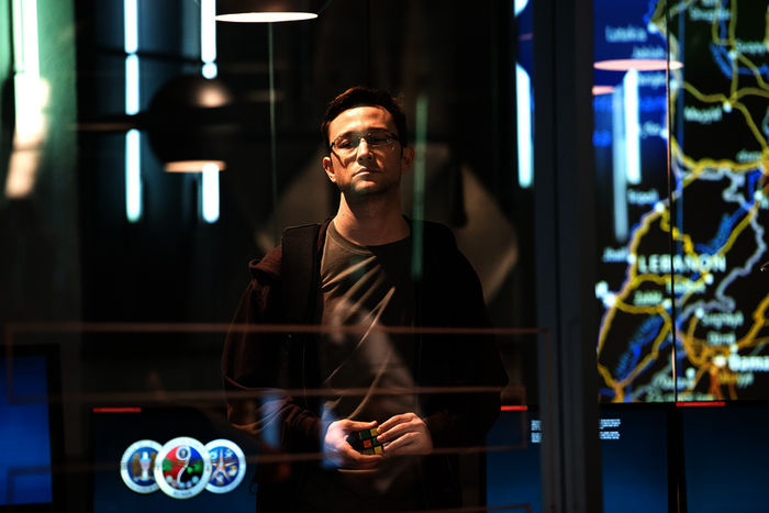 Edward Snowden (Joseph Gordon-Levitt). Bild: Sender / TVNOW / Universum Film