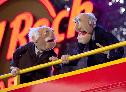 Nörgeln munter weiter aus ihrer Loge: Waldorf und Statler. Bild: Sender / Walt Disney