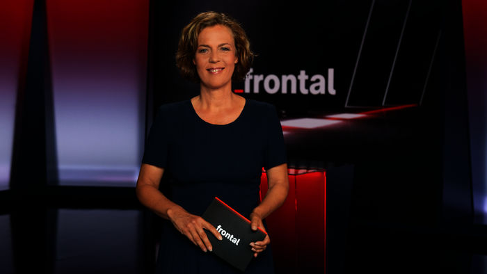 frontal mit Ilka Brecht. Bild: Sender /  ZDF / Jule Roehr.