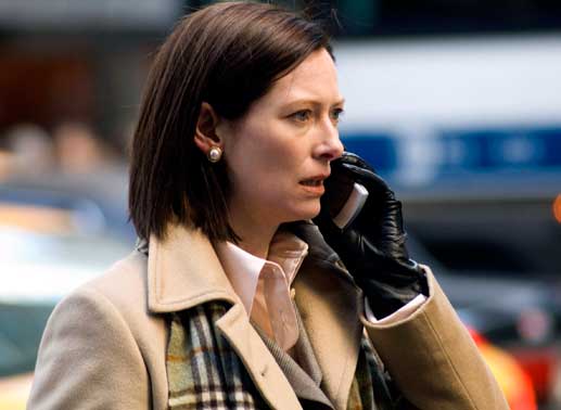 Karen Crowder (Tilda Swinton), skrupellose Leiterin der U/North-Rechtsabteilung, schreckt auch vor Mord nicht zur&uuml;ck. Bild: Sender