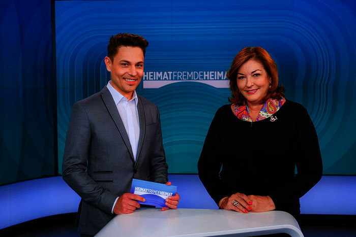 Marin Berlakovich ist seit 2019 Moderator des ORF-Magazins „Heimat Fremde Heimat“. Er präsentiert „Heimat Fremde Heimat“ alternierend mit Silvana Meixner. Bild: Sender / ORF / Günther Pichlkostner