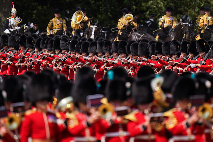 Trooping the Colour: Soldaten paradieren für die Geburtstagsparade Trooping the Colour für König Charles III. Bild: Sender / ZDF / Alberto Pezzali