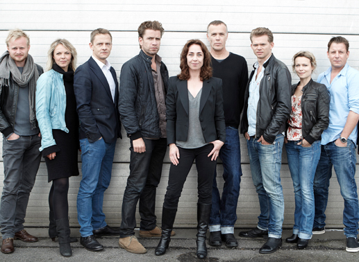 Kristoffer Kamper (Jonatan Spang), Karen Nebel (Trine Pallesen), Christian Kamper (Olaf Johannessen), Mathias Borch (Nikolaj Lie Kaas), Sarah Lund (Sofie GrÂb¯l), Lennart Brix (Morten Suurballe), Asbj¯rn Juncker (Sigurd Holmen Le Dous), Maja Zeuthen (Helle Fagralid), Robert Zeuthen (Anders W. Berthelsen), Niels Reinhardt (Stig Hoffmeyer). Bild: Sender