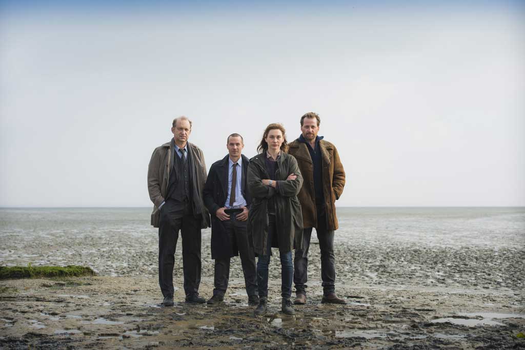 Ubbo Heide (Peter Heinrich Brix), Rupert (Barnaby Metschurat), Ann Kathrin (Christiane Paul) und Weller (Christian Erdmann). Bild: Sender