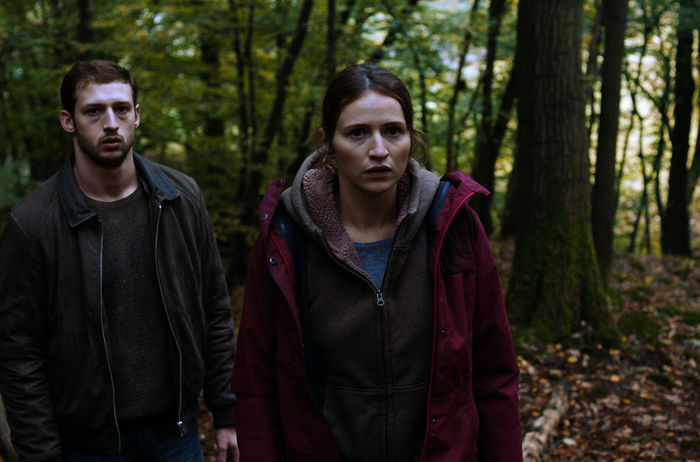 Das Seil: Joseph (Tom Mercier) und seine Frau Leïla (Christa Théret) möchten das Rätsel um das endlose Seil lösen. Bild: Sender / Les Films de l'Instant / G.Chekaiban