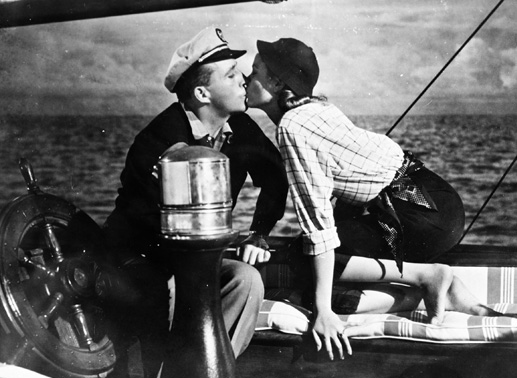 Daisy (Grace Kelly) und ihr Ex-Mann (Bing Crosby) schwelgen in Erinnerungen. Bild: Sender