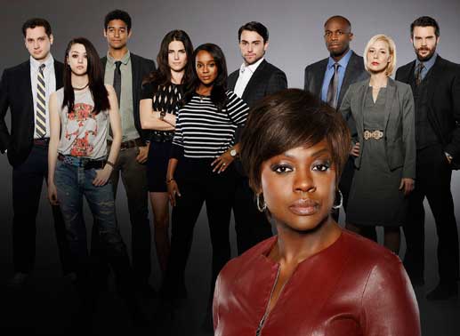 Annalise Keating (Viola Davis, vorne) und (hinten, von links) Asher Millstone (Matt McGorry), Rebecca Sutter (Katie Findlay), Wes Gibbins (Alfred Enoch), Laurel Castillo (Karla Souza), Michaela Pratt (Aja Naomi King), Connor Walsh (Jack Falahee), Nate Lahey (Billy Brown), Bonnie Winterbottom (Liza Weil) und Frank Delfino (Charlie Weber). Bild: Sender / ABC Studios