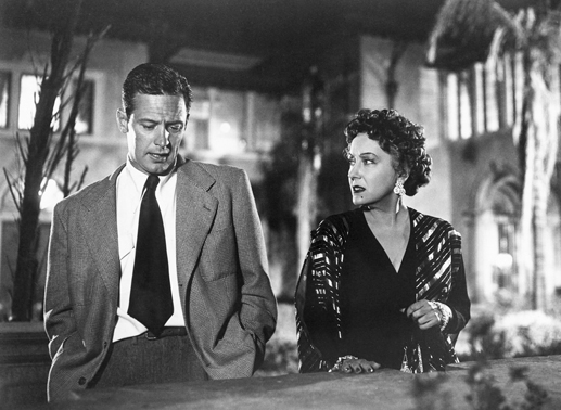 Der junge Drehbuchautor Joe Gillis (William Holden) kann das Zusammenleben mit der alternden Stummfilmdiva Norma Desmond (Gloria Swanson) auf Dauer nicht ertragen. Bild: Sender