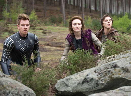 Ewan McGregor, Eleanor Tomlinson, Nicholas Hoult in "Jack tand the Giants. Bild: Sender/Warner
