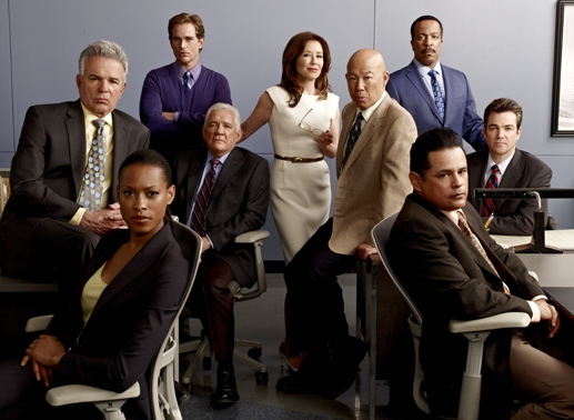 Major Crimes – das Team mit der "Neuen" Mary McDonnell als Captain Sharon Raydor. Bild: Sender