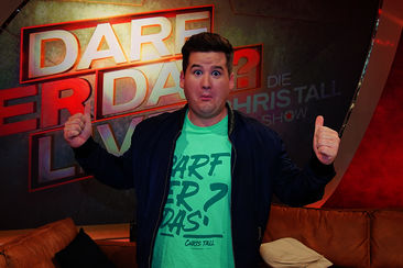 Neue Folgen aus Season 5: Darf er das? Live! Die Chris Tall Show