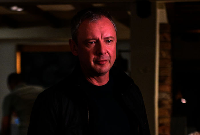 Detective Grace: DSI Roy Grace (John Simm). Bild: Sender / ZDF / Second Act Productions Ltd 2021