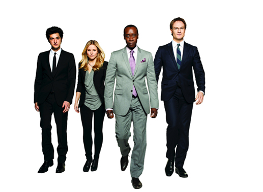 Clyde Oberholt (Ben Schwartz, l.), Jeannie Van Der Hooven (Kristen Bell, m.l.), Marty Kaan (Don Cheadle, m.r.) und Doug Guggenheim (Josh Lawson, r.)  Bild: Sender / Patrick Ecclesine