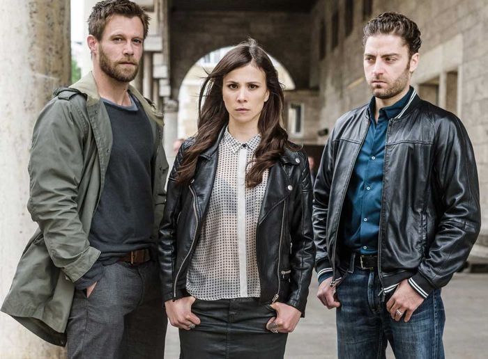 Drogenfahnder Jan (Ken Duken) setzt Aylin (Aylin Tezel) als Lockvogel ein, um gegen Musab (Timur Isik), den Clanchef eines Drogenschmugglerrings, ermitteln zu können. Bild: Sender/ Stefan Erhard