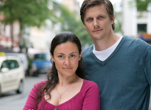  Sibel (Idilner) und Max (Marc Oliver Schulze). Bild: Sender / Marion von der Mehden