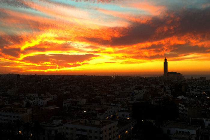 Casablanca ist eine arabische Metropole auf dem afrikanischen Kontinent, die sich ihren traditionellen Kern bewahrt und trotzdem zu einem der wichtigsten globalen Umschlagplätze des Kontinents entwickelt hat. Bild: Sender / Lonamedia / Susanne Brand