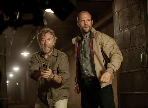 Die S&ouml;ldner Hunter (Robert De Niro, l.) und Danny Bryce (Jason Statham). Bild: Sender