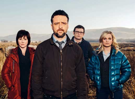 Ein starkes Team: Chief Inspector Tom Mathias (Richard Harrington) mit seinen Ermittlern Constable Lloyd Ellis (Alex Harries), der temperamentvollen Siân Owens (Hannah Daniel) und der scharfsinnigen Inspektorin Mard Rhys (Mali Harries). Bild: Sender / Fiction Factory S4C all3media