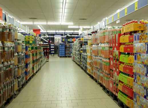 Aldi gegen Lidl - Wer ist der bessere Discounter. Weit über 7000 Filialen betreiben die beiden Supermarkt-Giganten in Deutschland. Bild: Sender