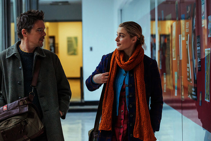 John (Ethan Hawke) will aus seiner eingefahrenen Ehe ausbrechen und sich mit Maggie (Greta Gerwig) einlassen. Bild: Sender