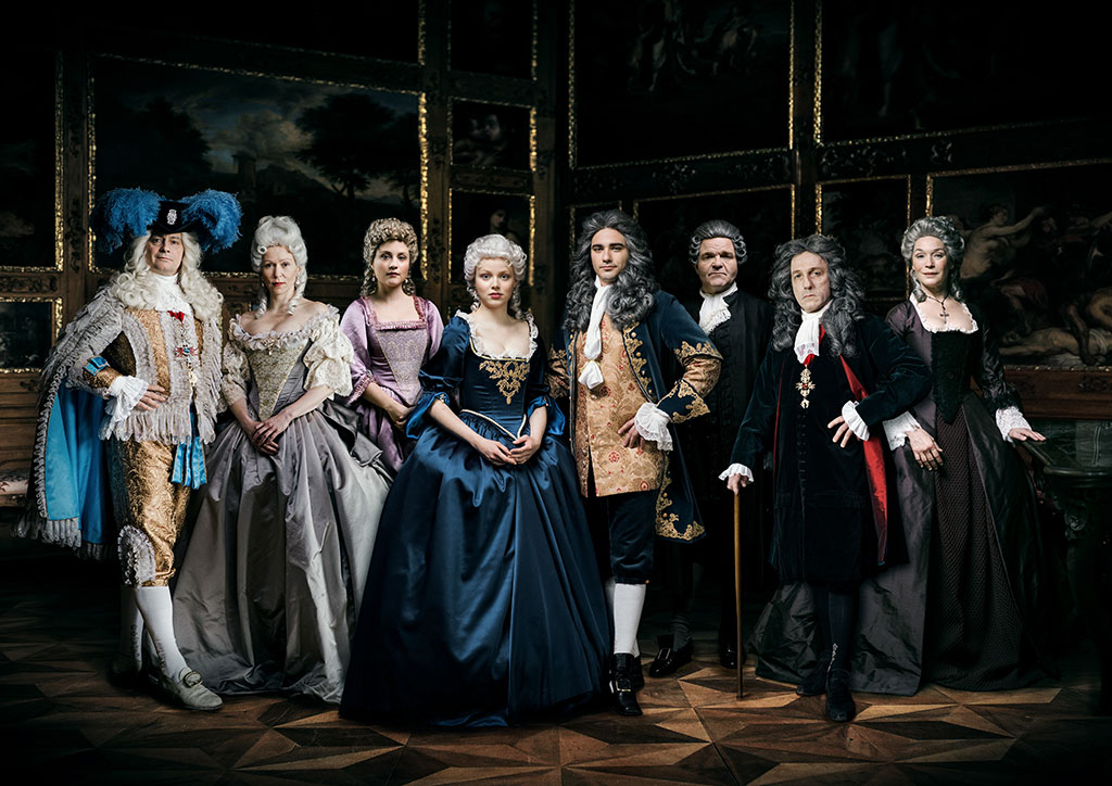  Fritz Karl (Kaiser Karl VI.), Zuzana Stivínová (Elisabeth Christine von Braunschweig-Wolfenbüttel), Anna Posch (Maria Anna von Habsburg), Marie-Luise Stockinger (Maria Theresia von Habsburg), Vojtech Kotek (Franz Stephan von Lothringen), Cornelius Obonya (Gottfried Pilipp Spannagel), Karl Markovics (Prinz Eugen), Julia Stemberger (Maria Karolina von Fuchs-Mollard). Bild: Sender / ORF / Maya Productions / Yan Renelt