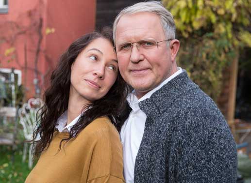 Ursula Strauss (Maria Hofer) und Harald Krassnitzer (Bruno Hofer). Bild: Sender / Mona Film / Oliver Roth