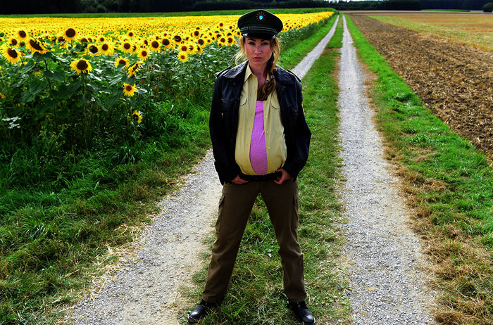 Die Polizistin Maria Moosandl (Lisa Maria Potthoff) hat mehr mit der Mafia zu tun als sie denkt. Bild: Sender / ARD Degeto / Goldkind / Jürgen Olczyk