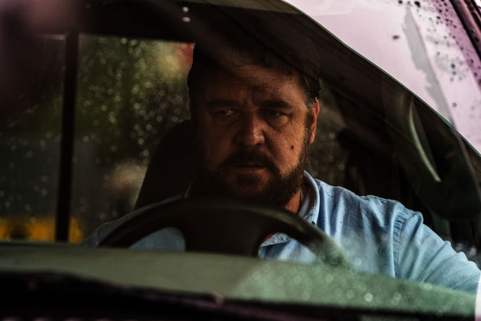 Unhinged - Außer Kontrolle: Unkontrollierte Wut und Minderwertigkeitsgefühle machen einen namenlosen Mann (Russell Crowe) zum gemeingefährlichen Verfolger einer jungen Mutter auf den Straßen von New Orleans. Bild: Sender / ZDF / Skip Bolen
