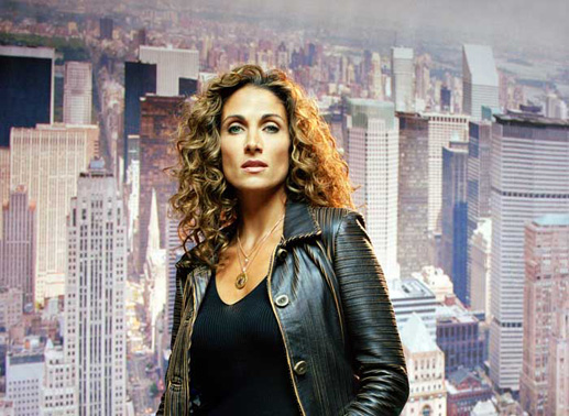 Det. Stella Bonasera (Melina Kanakaredes): In der New Yorkerin fließt das Blut Griechenlands und Italiens. Entschlossenheit, Mut und Hingabe zeichnen sie aus. Bild: Sender