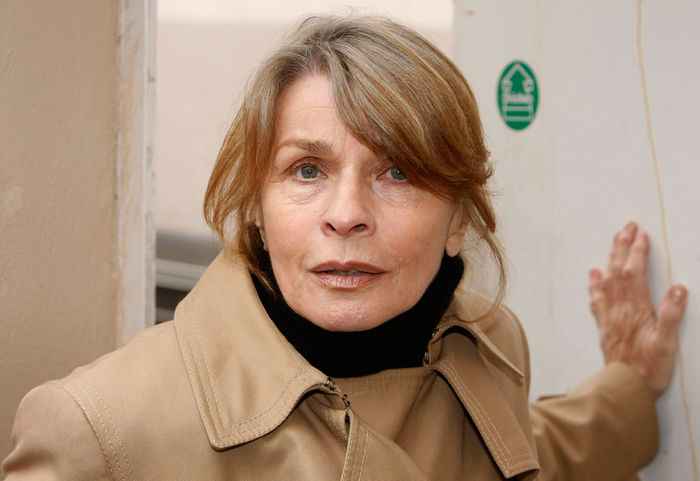 Carla Sagmeister (Senta Berger) wird nach 12 Jahren aus dem Gefängnis entlassen. Bild: Sender / Frank Dicks