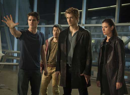 Robbie Amell, Luke Mitchell, Peyton List und Aaron Yoo sind die „Tomorrow People“. Bild: Sender