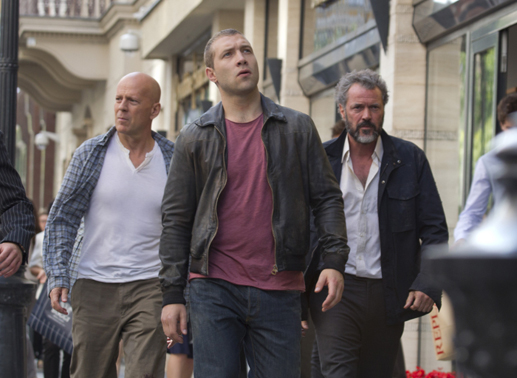 John McClane (Bruce Willis), Jack McClane (Jai Courtney) und Komarov (Sebastian Koch). Bild: Sender / 20th Century Fox