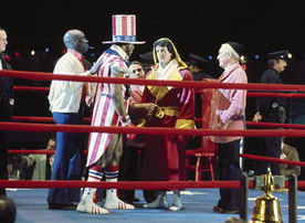 Steigen zum gro&szlig;en Kampf in den Ring: Sylvester Stallone und Carl Weathers. Bild: Sender