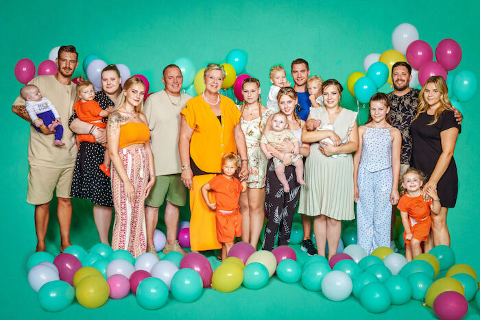 Die Wollnys:  Baby Linus Tim, Tim, Lavinia mit Haylie Emilia, Estefania, Harald, Silvia, Cataleya, Sarah-Jane, Loredana mit Aurelio, Peter mit Zwillingen, Sarafina mit Baby, Celina-Sophie, Flo, Sylvana mit Anastasia. Bild: Sender / RTLZWEI / Foto: Christoph Kasset