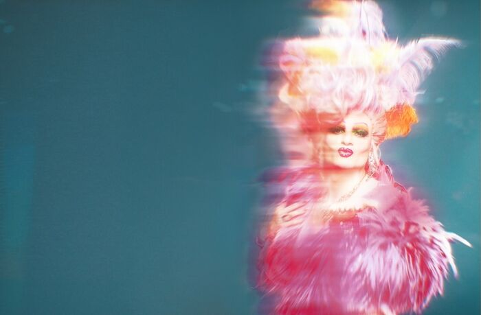 Olivia: Olivia Jones (Johannes Hegemann) ist Deutschlands bekannteste Dragqueen und ein Medienstar. Bild: Sender / ZDF / Thomas Leidig