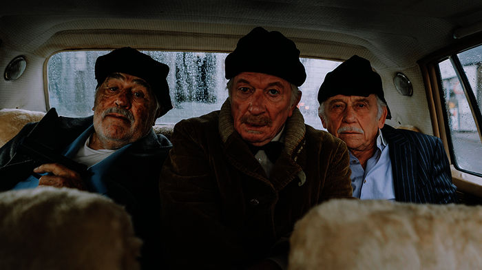 Unterstützt von Henne (Hermann Beyer) wagen Boxer (Mario Adorf) und Wallberg (Tilo Prückner) den Ausbruch in die Freiheit. Doch die Welt draußen hat sich verändert, und nichts läuft so einfach, wie Boxer es sich vorgestellt hat. Bild: Sender / WDR / Roland-Guido Marx.