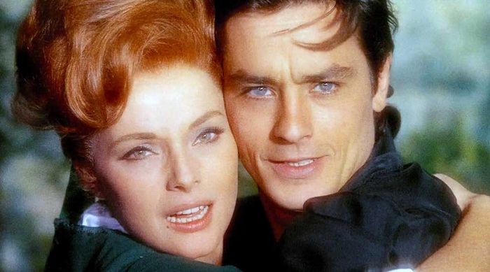 Als Julien (Alain Delon) seinen draufgängerischen Zwillingsbruder Guillaume am Hofe vertreten muss, verliebt sich die schöne Bürgerin Caro (Virna Lisi) in ihn. Bild: Sender / Méditerranée Cinéma / Mizar Films / Agata Film